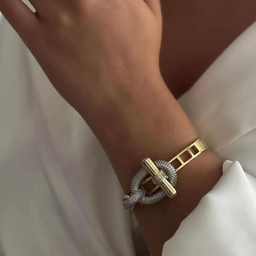 Zirconia Knot Bracelet