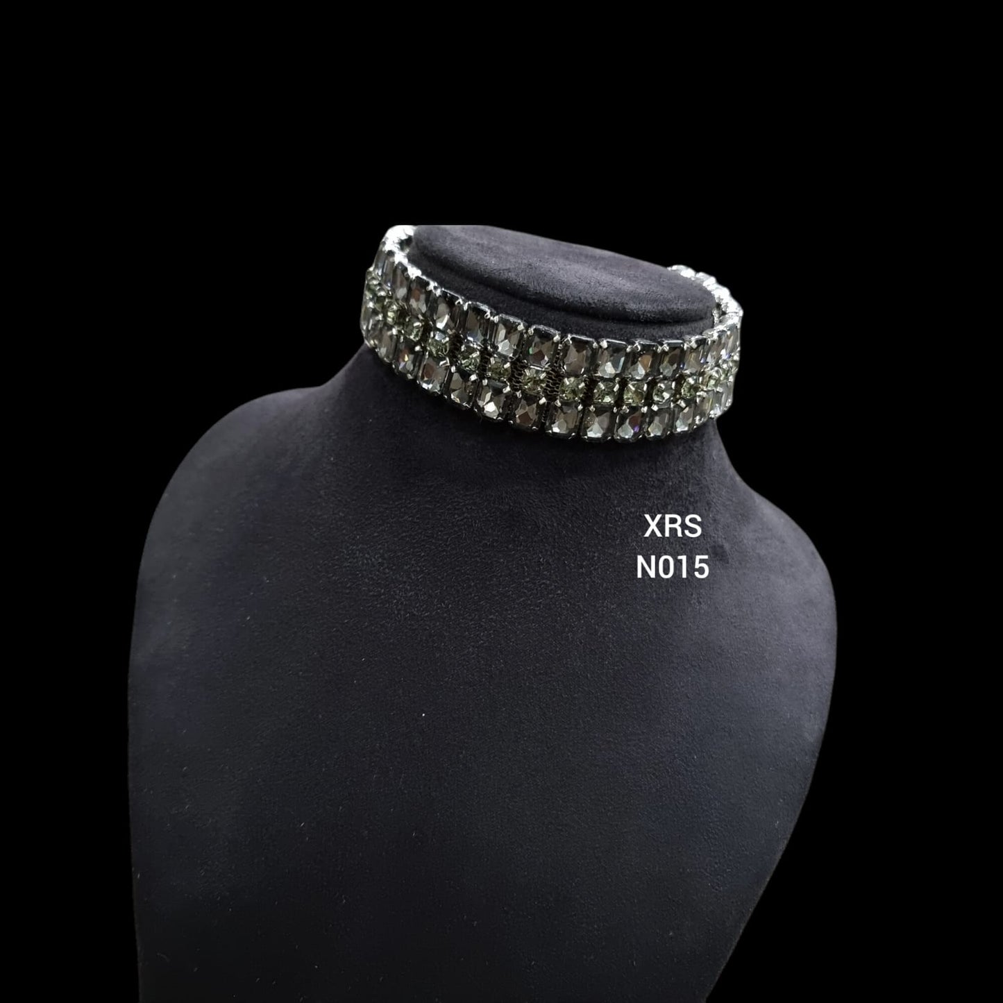 Ava Choker