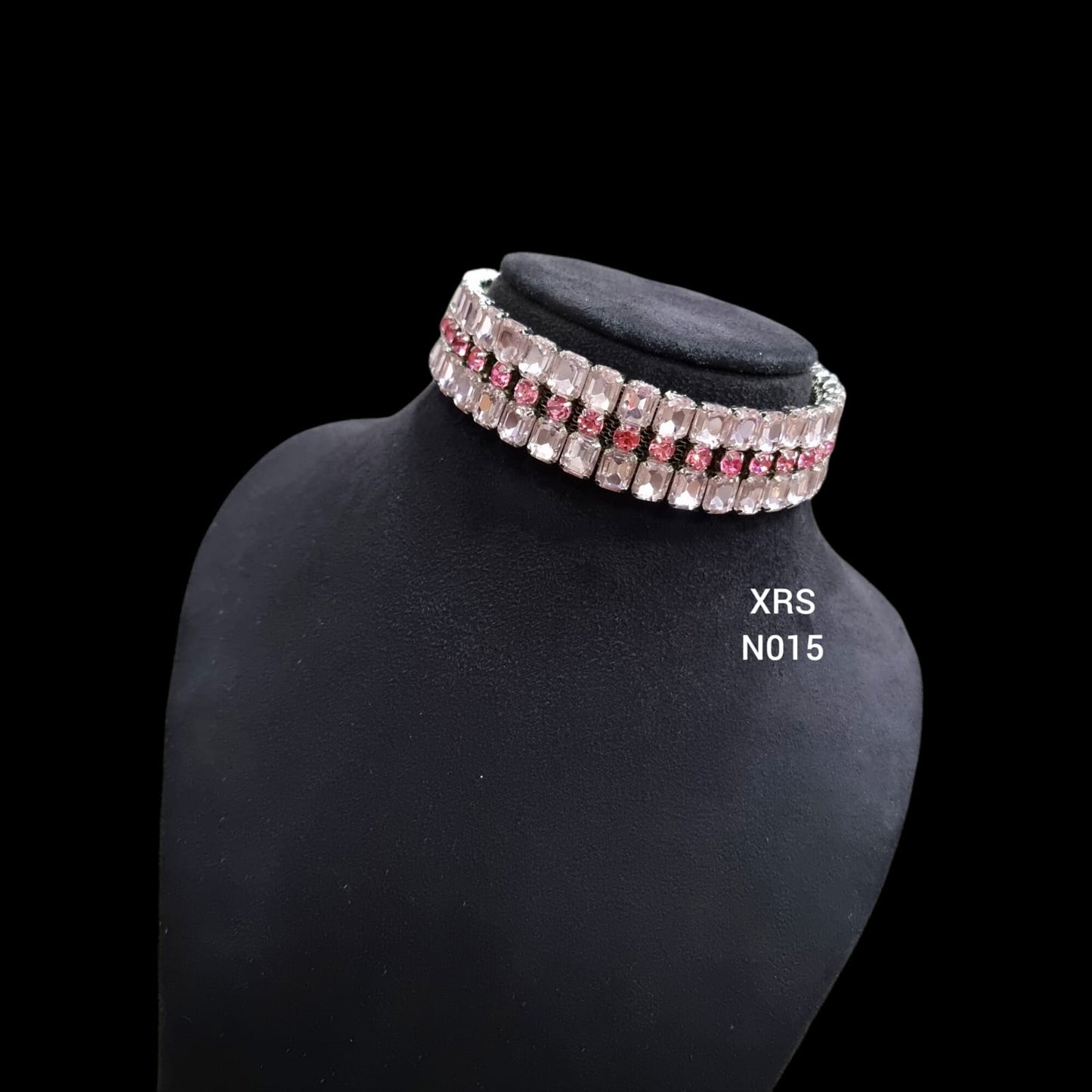 Ava Choker