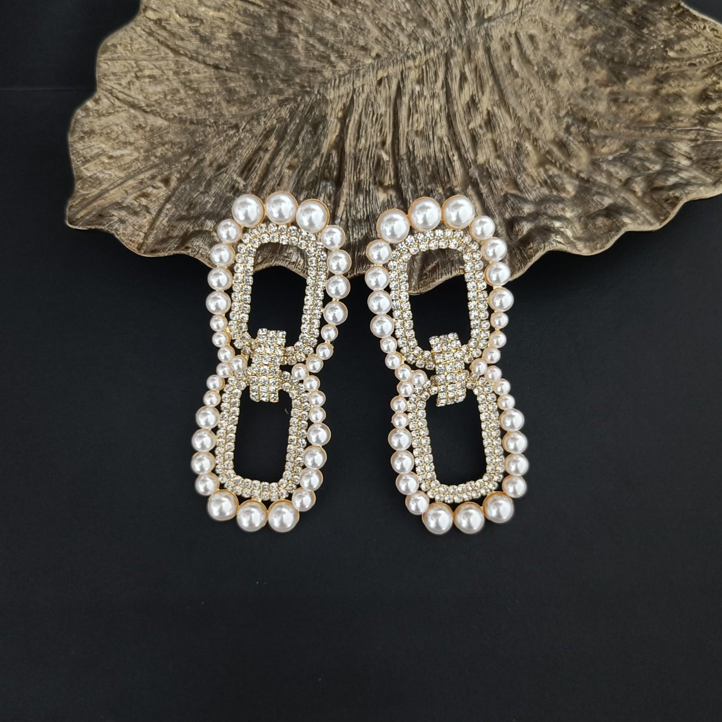 Della Pearl Link Stud
