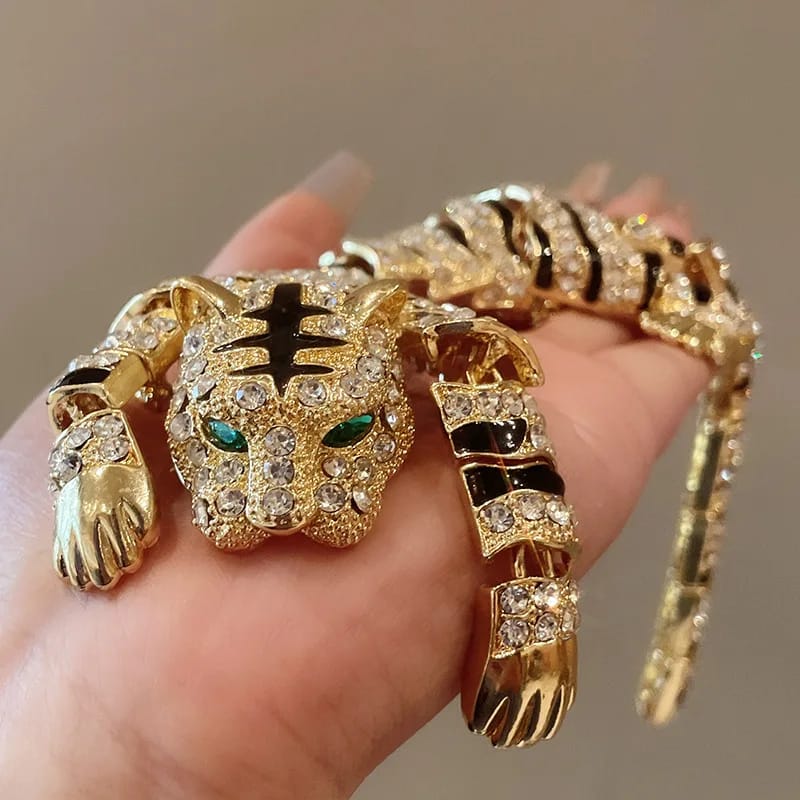 Feline Fervor Brooch