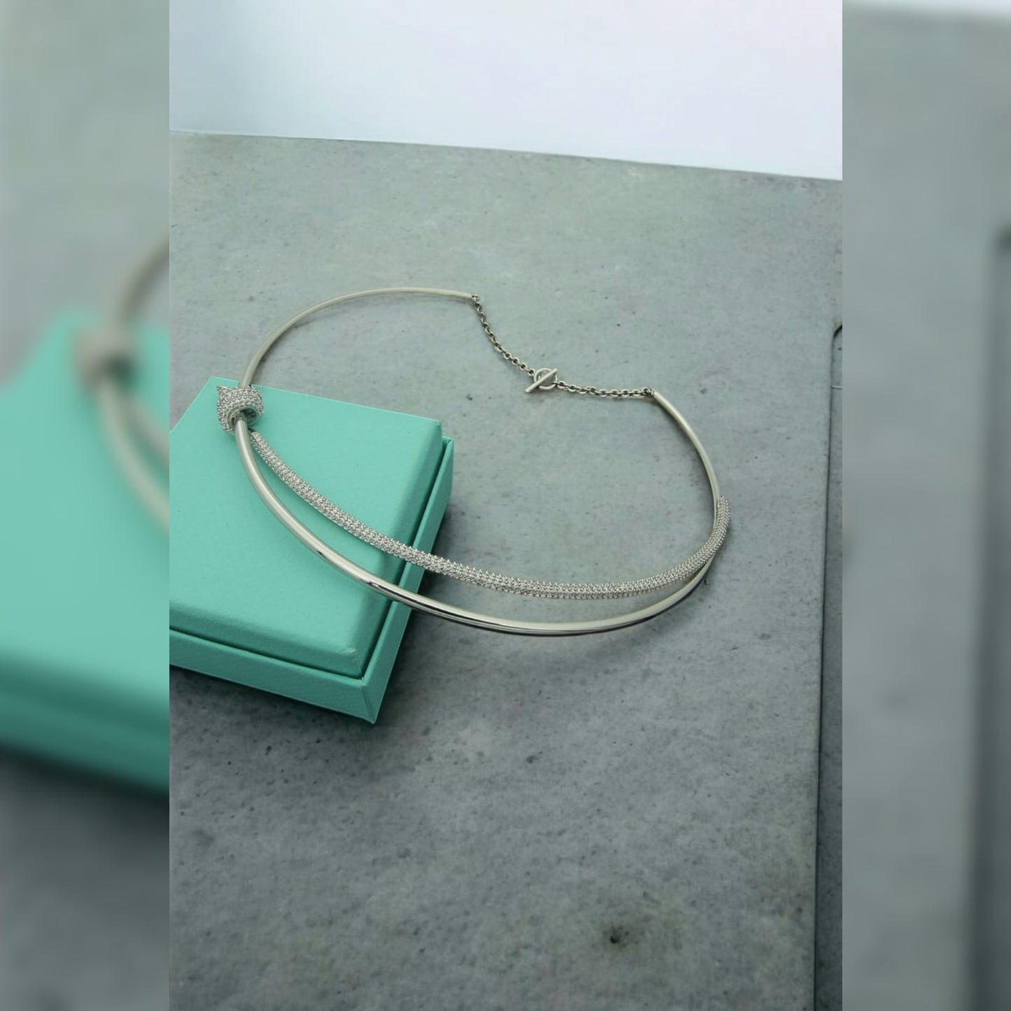 Glamour Knot Necklace