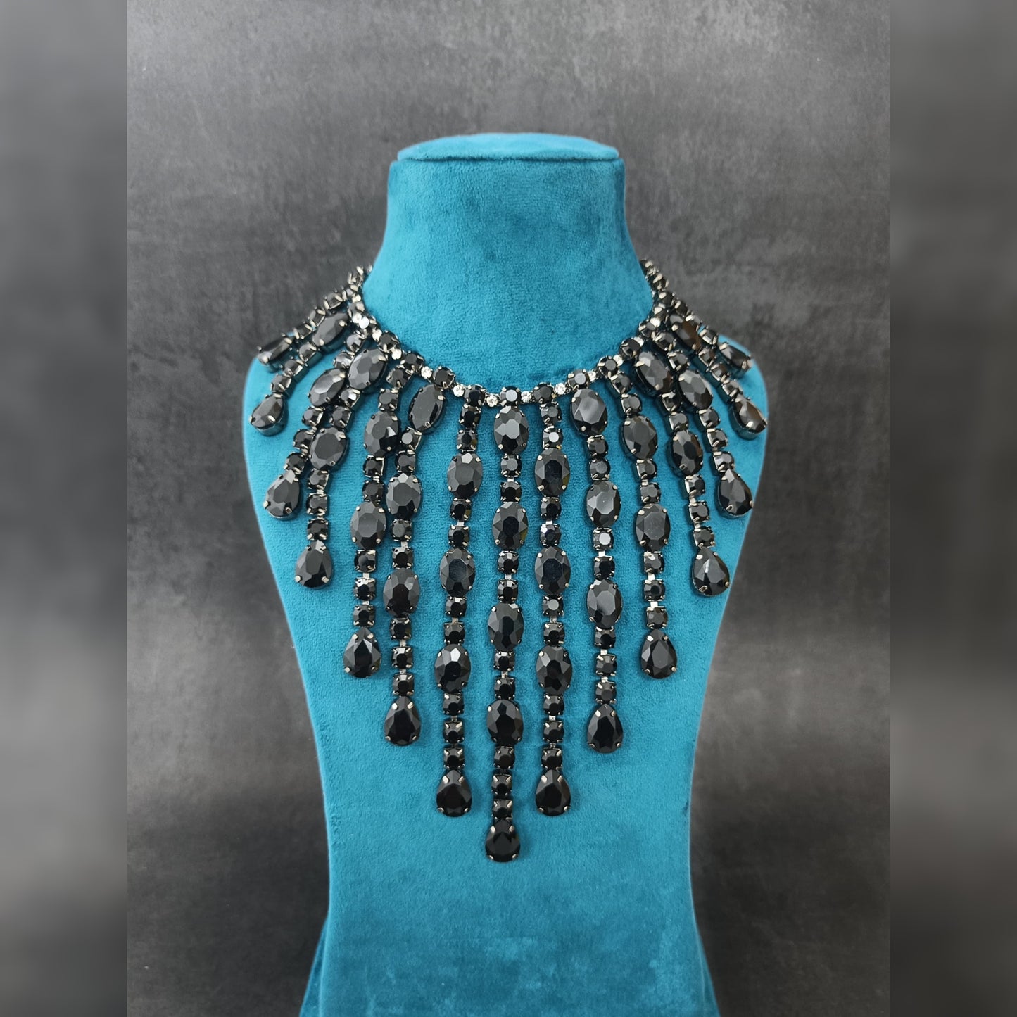 Noor Crystal Necklace