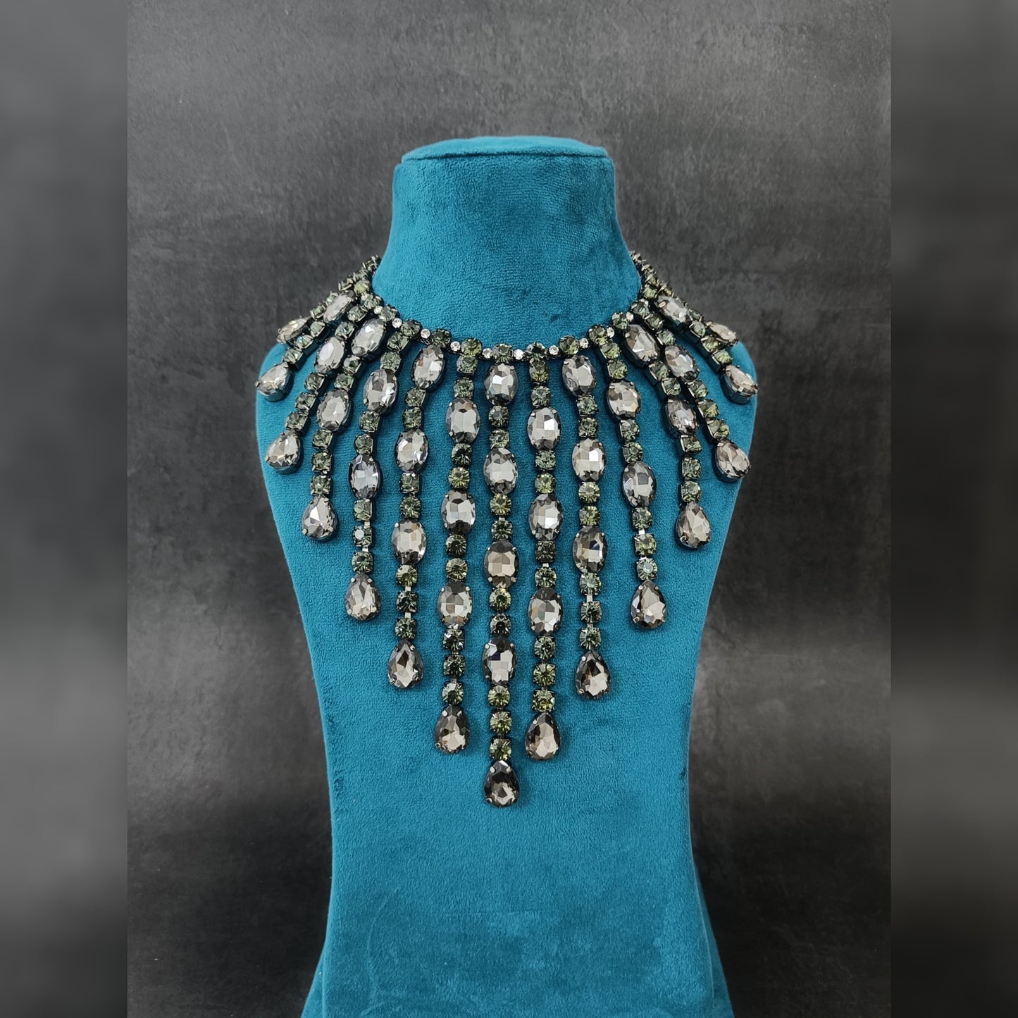 Noor Crystal Necklace