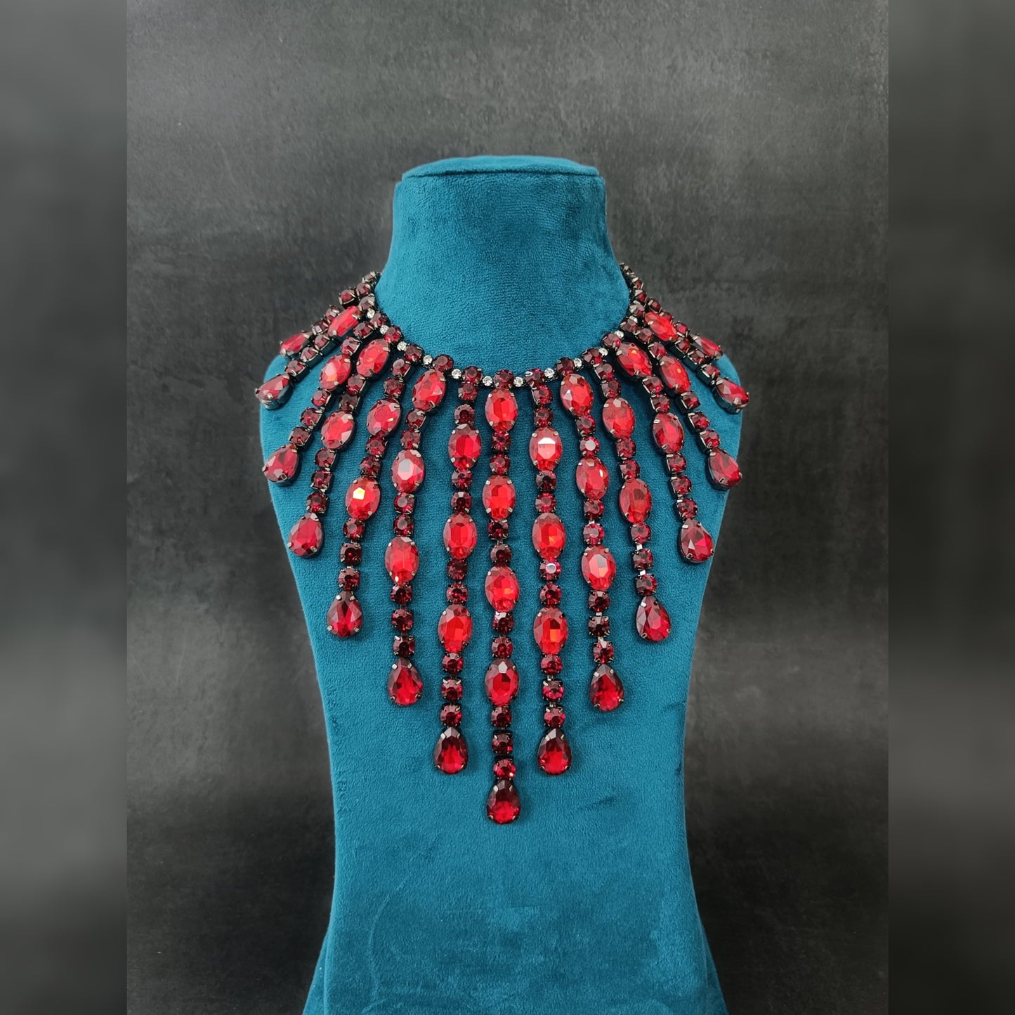 Noor Crystal Necklace