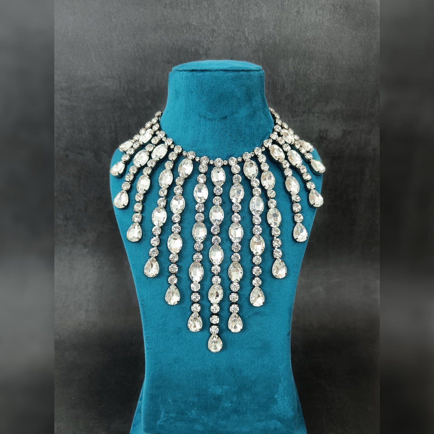 Noor Crystal Necklace