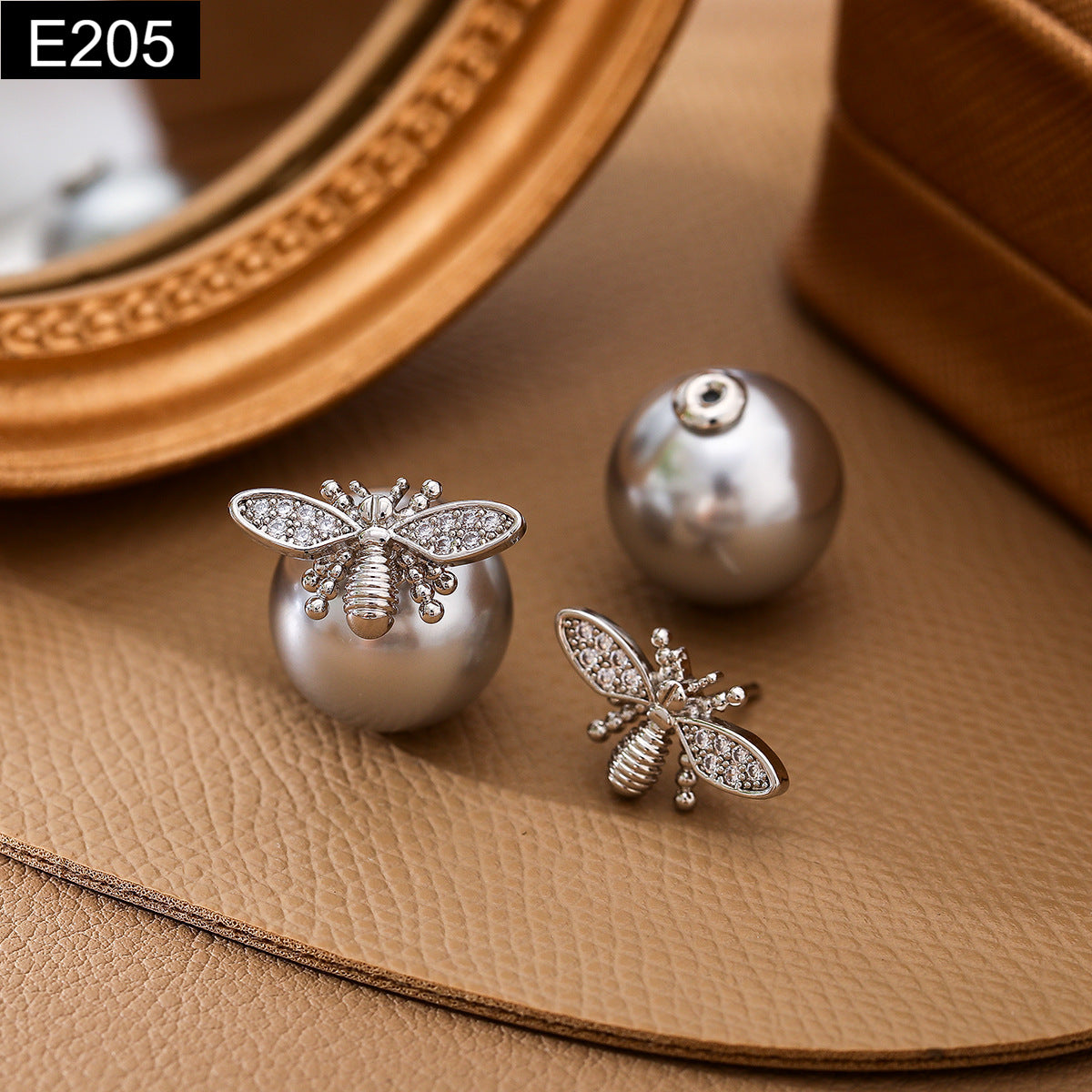 Pearl Bee Earring - E205