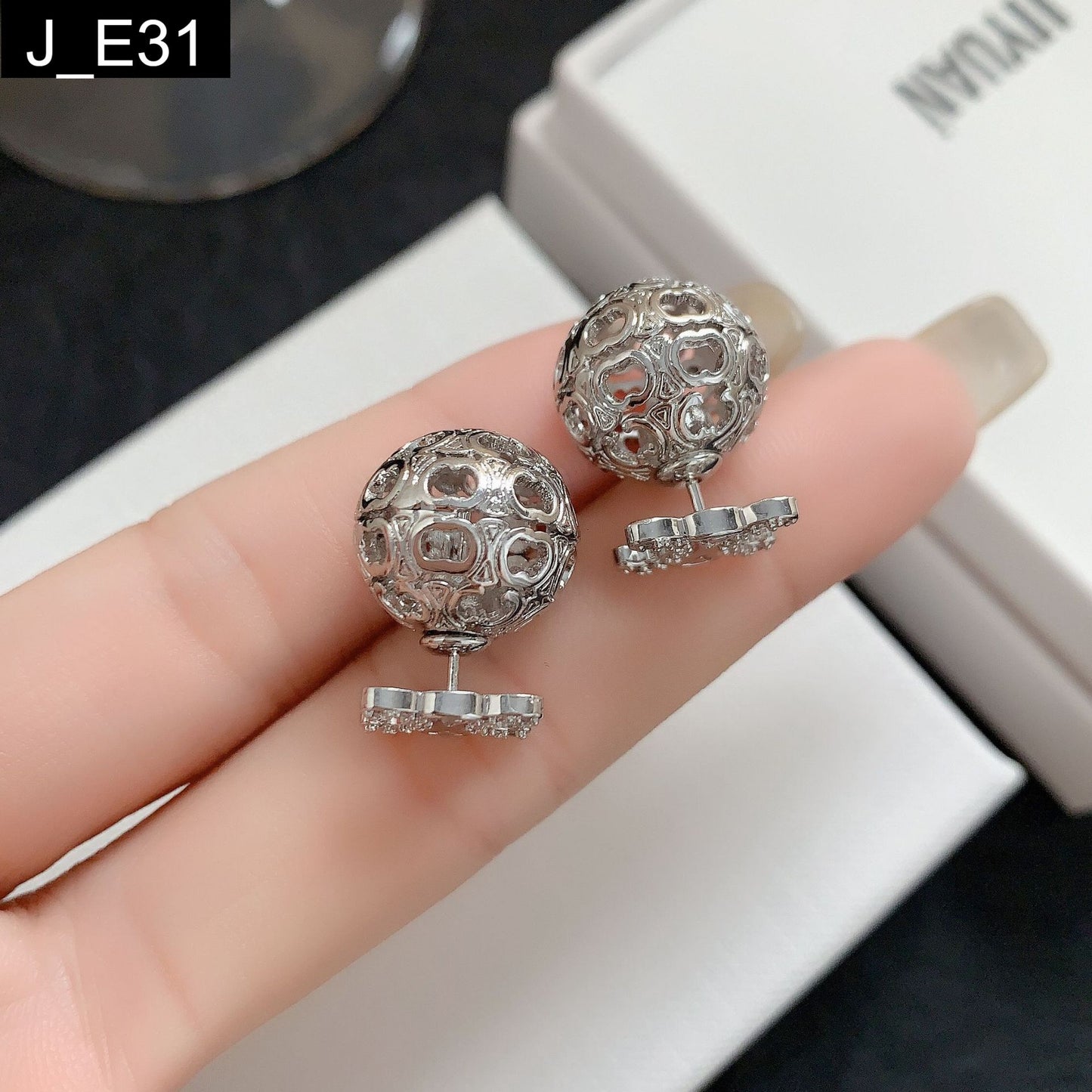 Interlocking Orb Studs