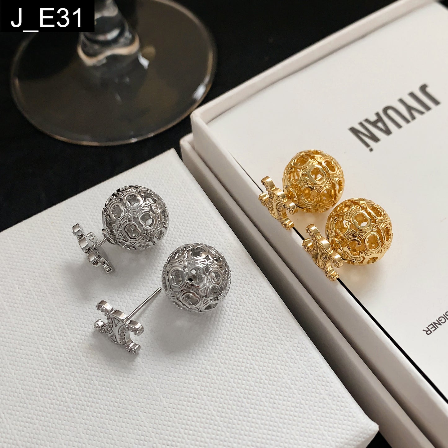 Interlocking Orb Studs