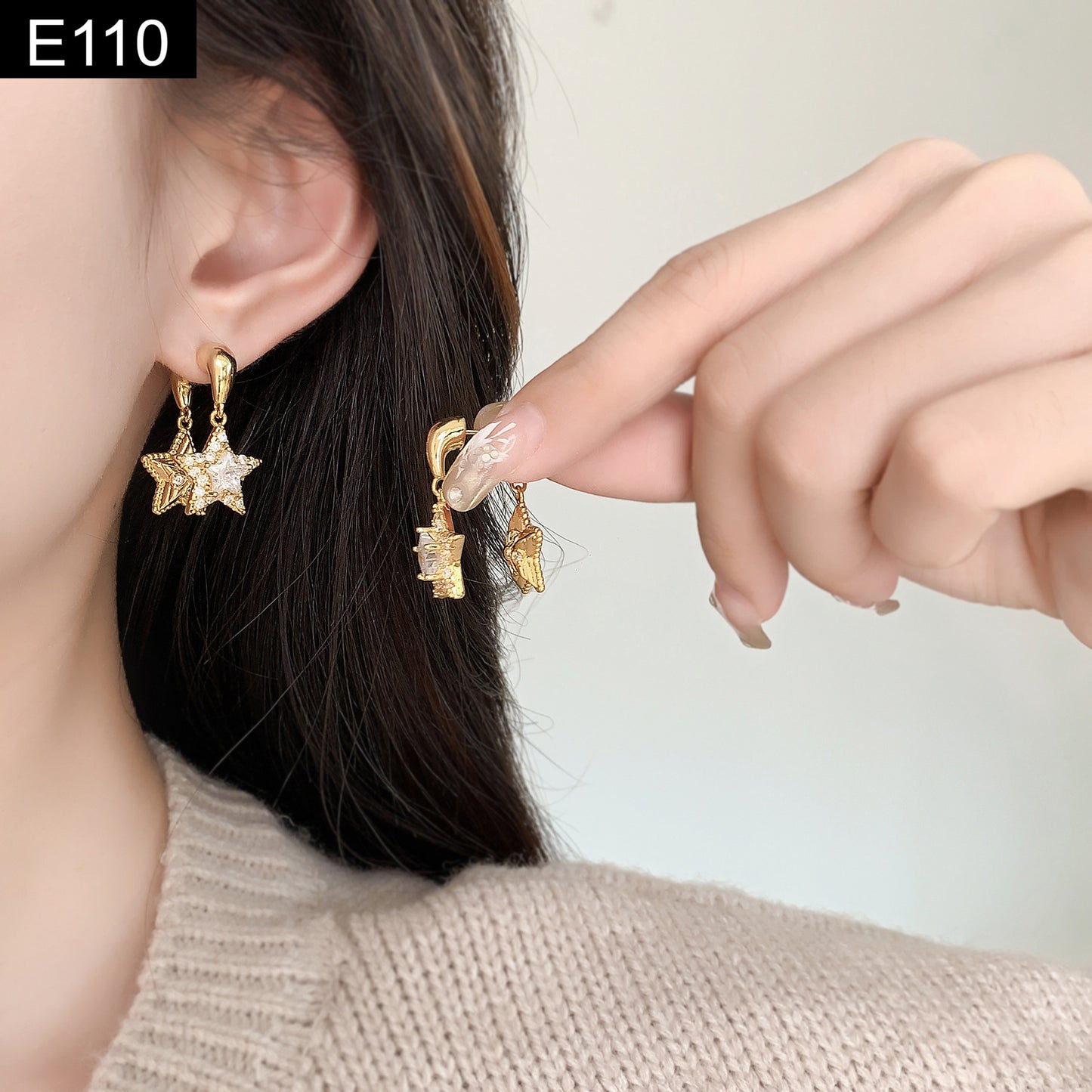 Star Dangle Earring - E110