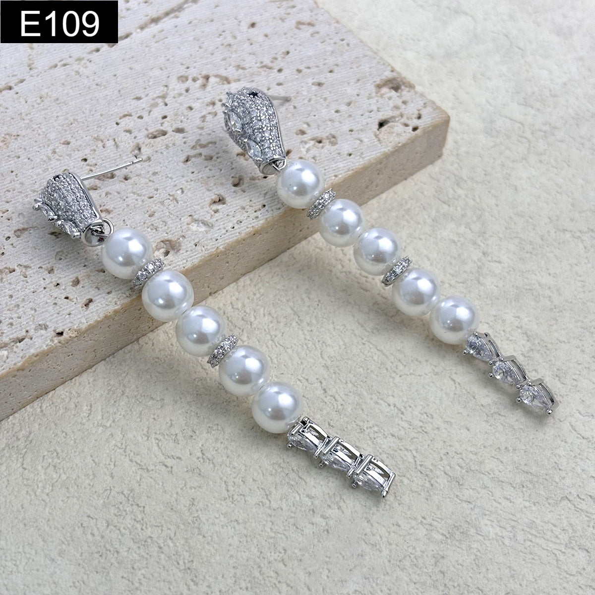 Crystal and Pearl Earring - E109
