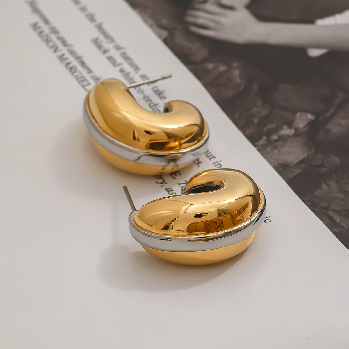 Fluid Curve Earring