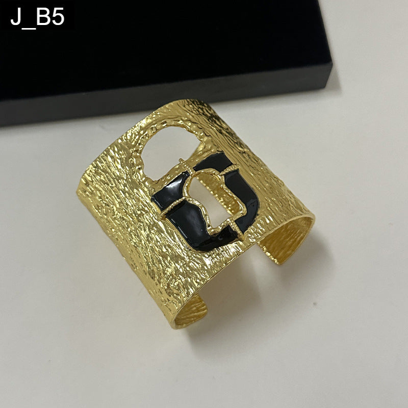 Sculpted Icon Handcuff
