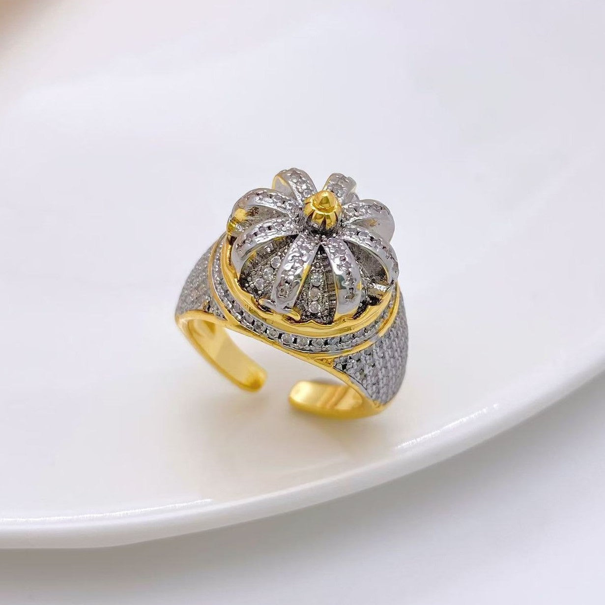 Royal Dome Ring