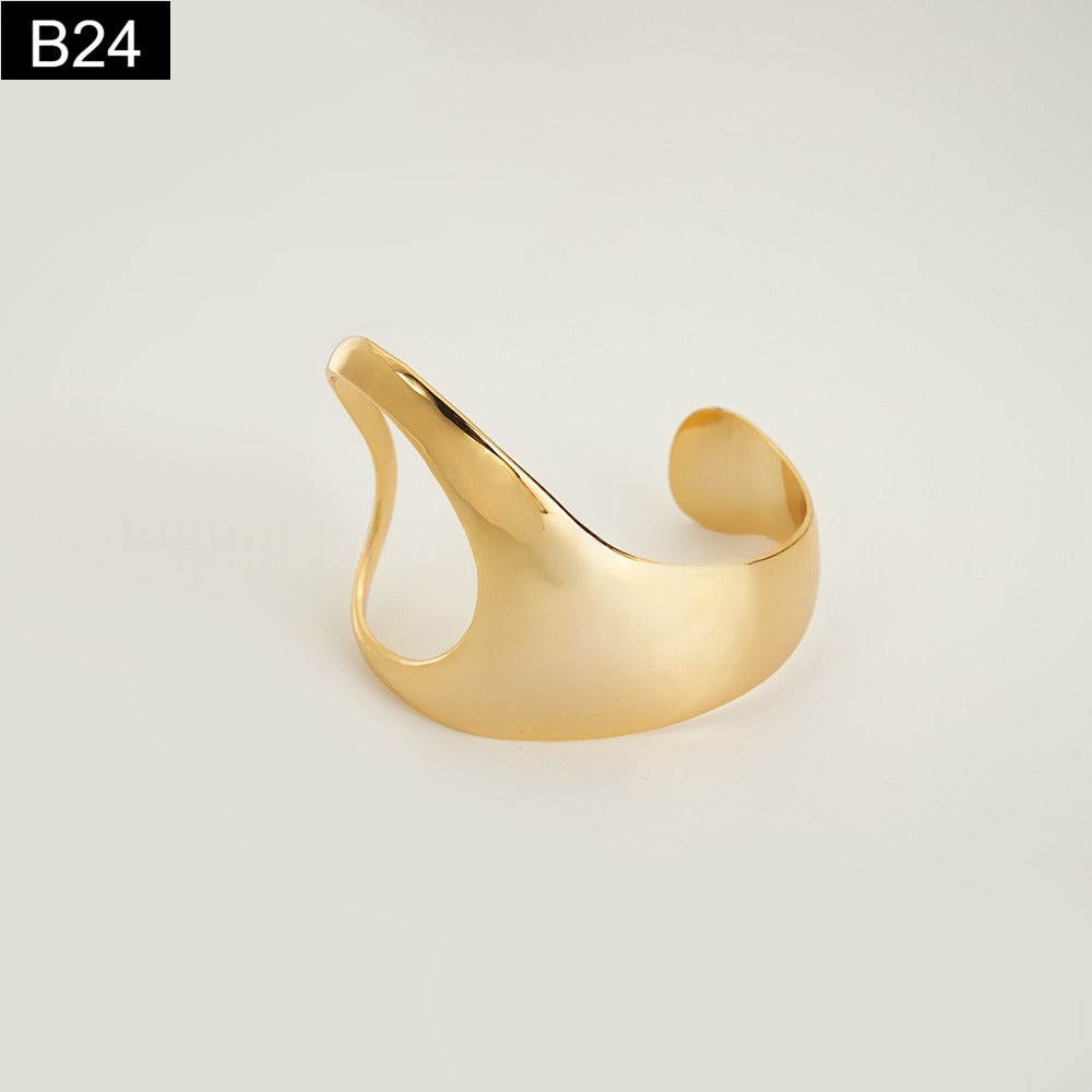 Molten Palm Handcuff - B24