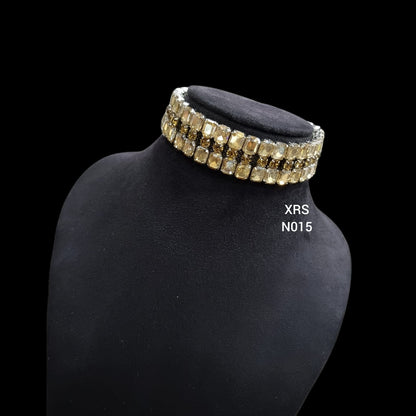 Ava Choker