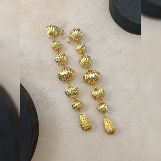 Evelene Dangle Earring