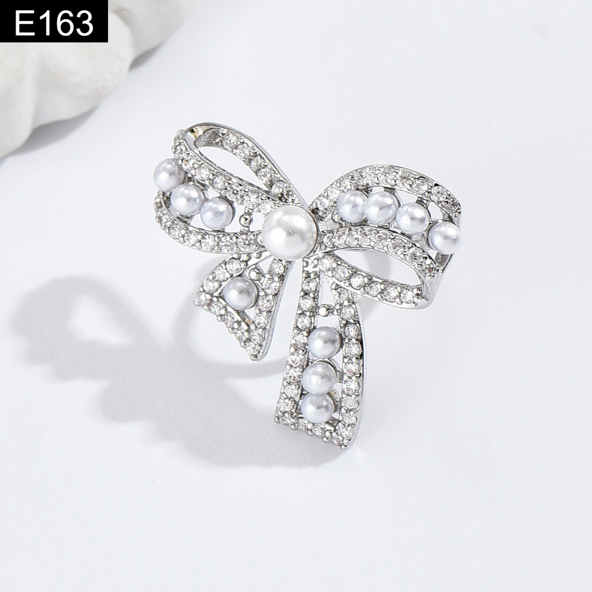 Chic Knot Earcuff - E163