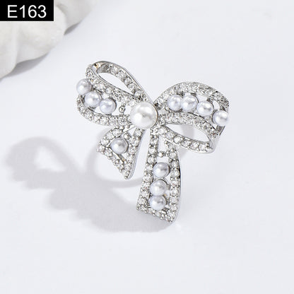 Chic Knot Earcuff - E163