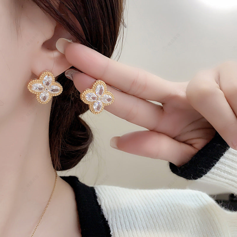 Floral Stud Earring - E112