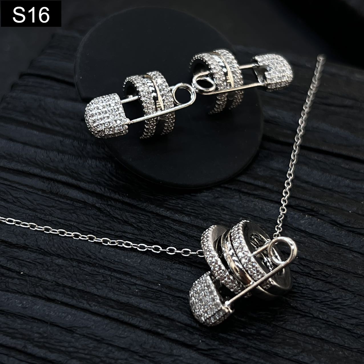 Interstellar Pin Set - S16