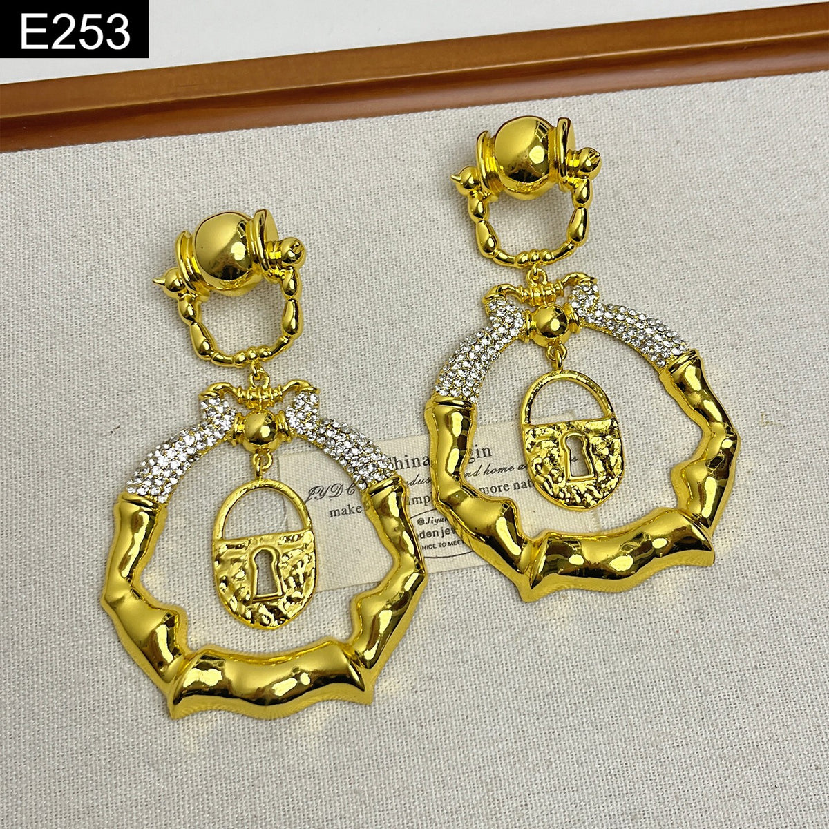 Vaulted Hoop Earring - E253