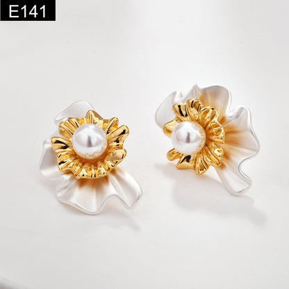Floral Pearl Earring - E141