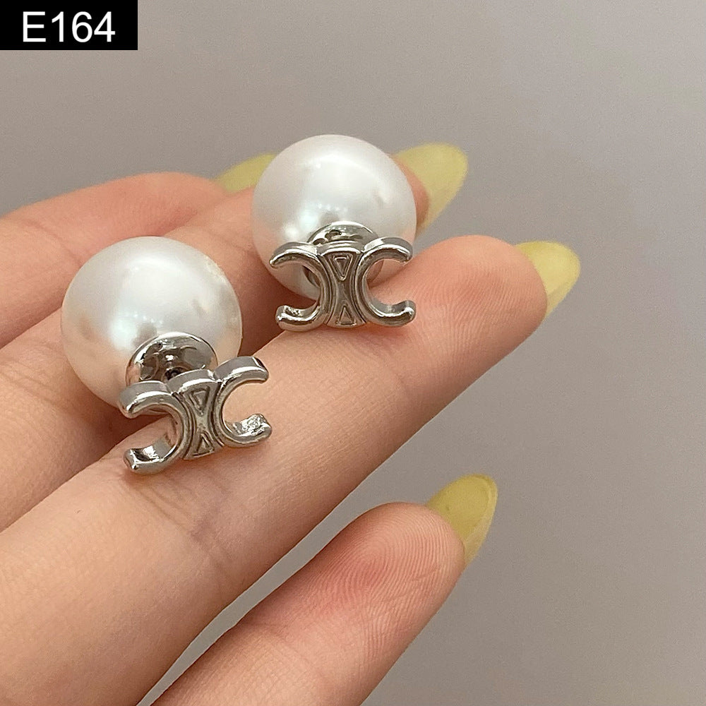 C-Clip Pearl Stud - E164