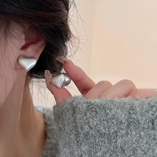 Amour Pearl Stud Earring