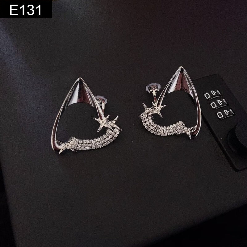 Crystal Kitty Earcuff - E131