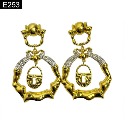 Vaulted Hoop Earring - E253