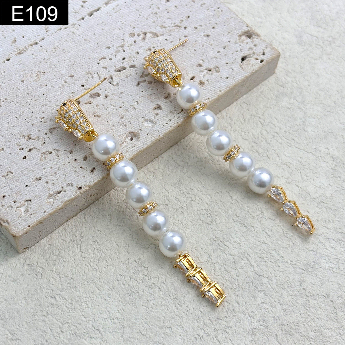 Crystal and Pearl Earring - E109
