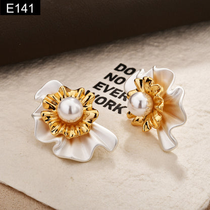 Floral Pearl Earring - E141