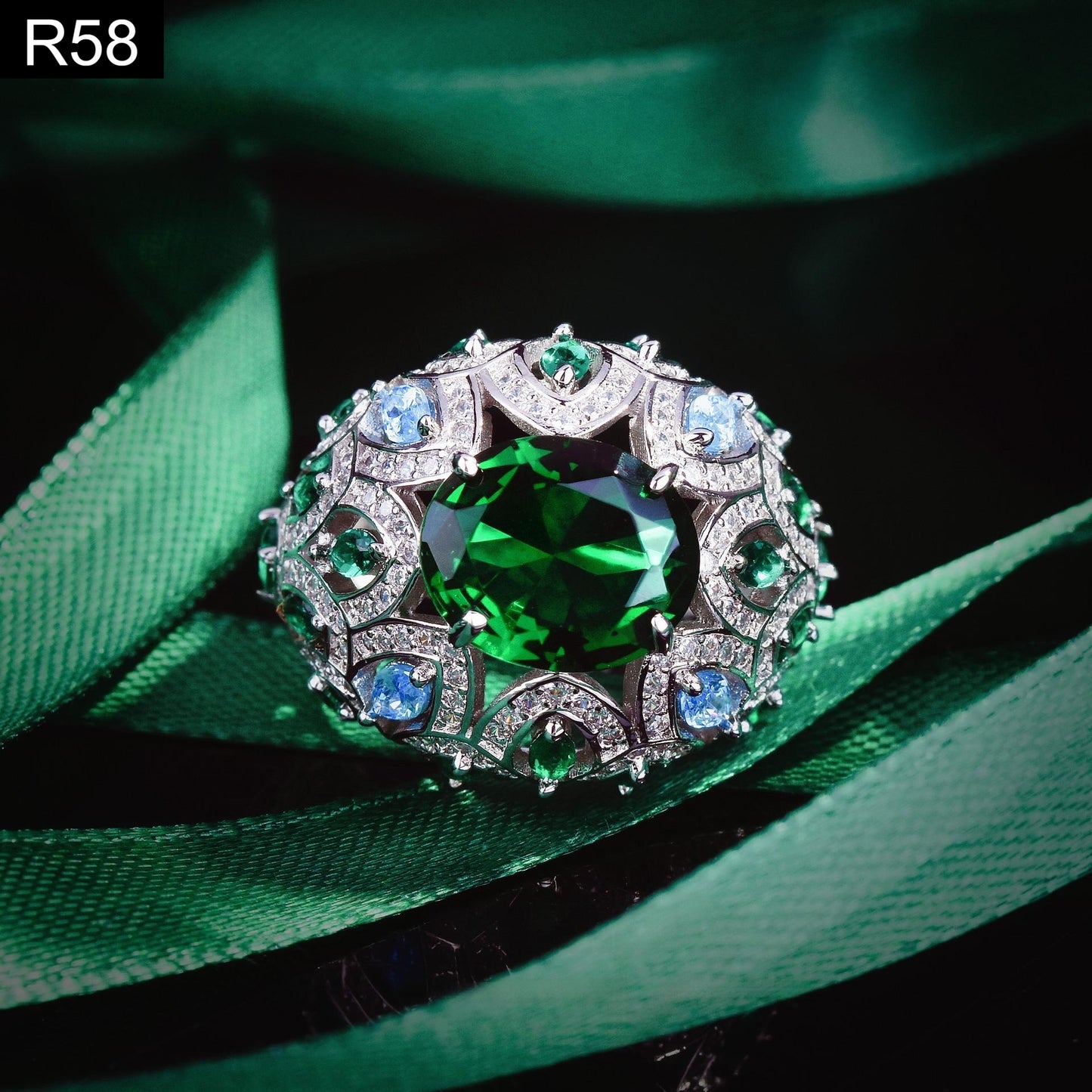 Emerald Majesty Ring - R58