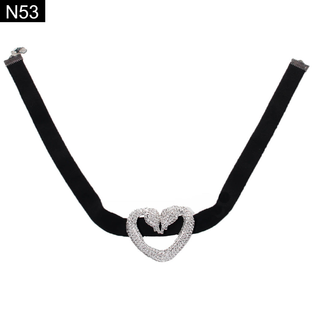 Velvet Heartbeat Choker - N53