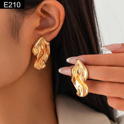Golden Wave Earring - E210