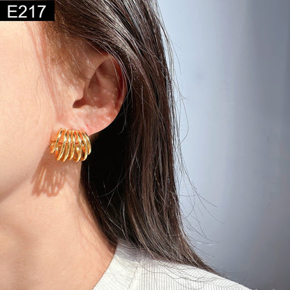 Torsion Huggie Earring - E217
