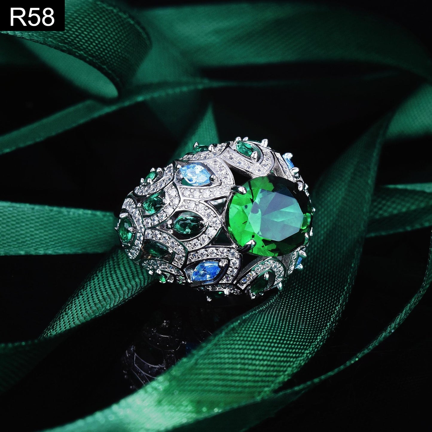 Emerald Majesty Ring - R58