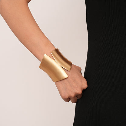 Dune Wave Handcuff