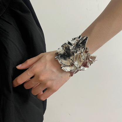 Daphne Floral Handcuff