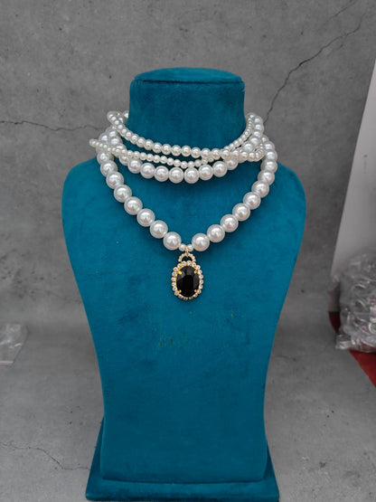 Emerald Majesty Pearl Necklace