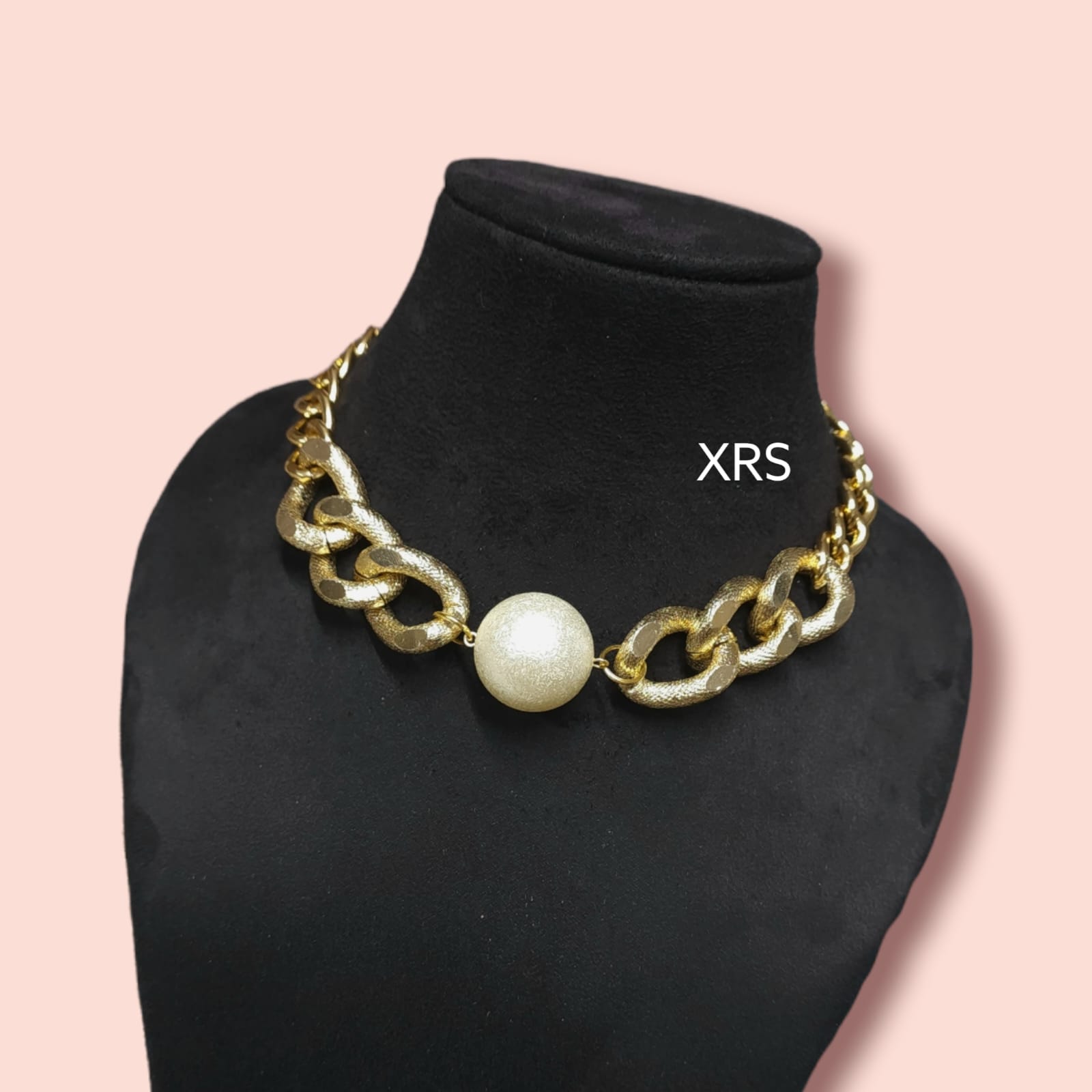 P.S.- I made this chunky pearl necklace with FASHIONISTA.COM - YouTube